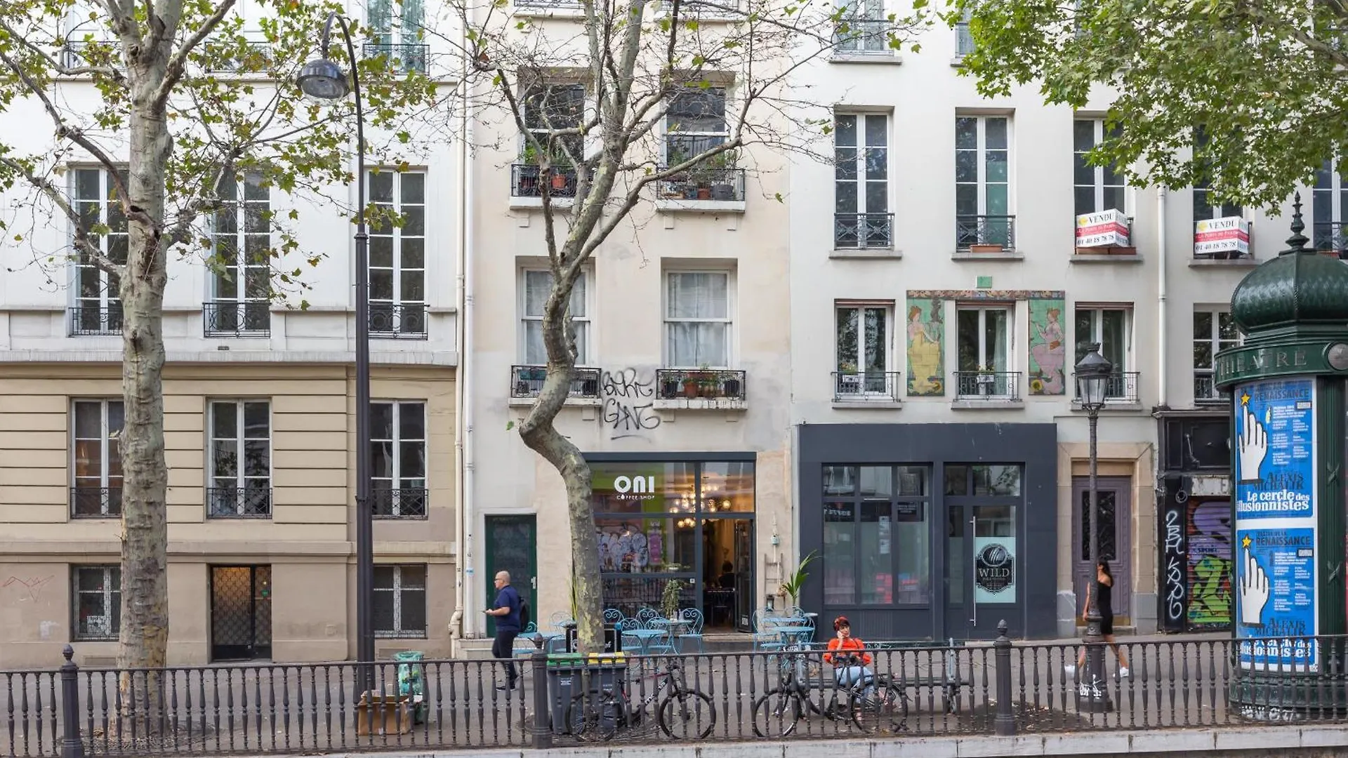 Veeve - Flowers In Saint-Martin Paris Lägenhet